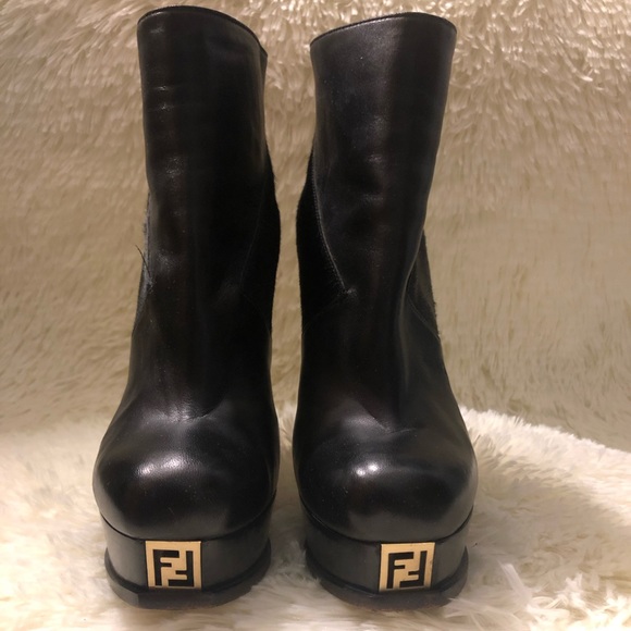AMAZING FENDI BOOTIES 💙 💯 - Picture 3 of 8